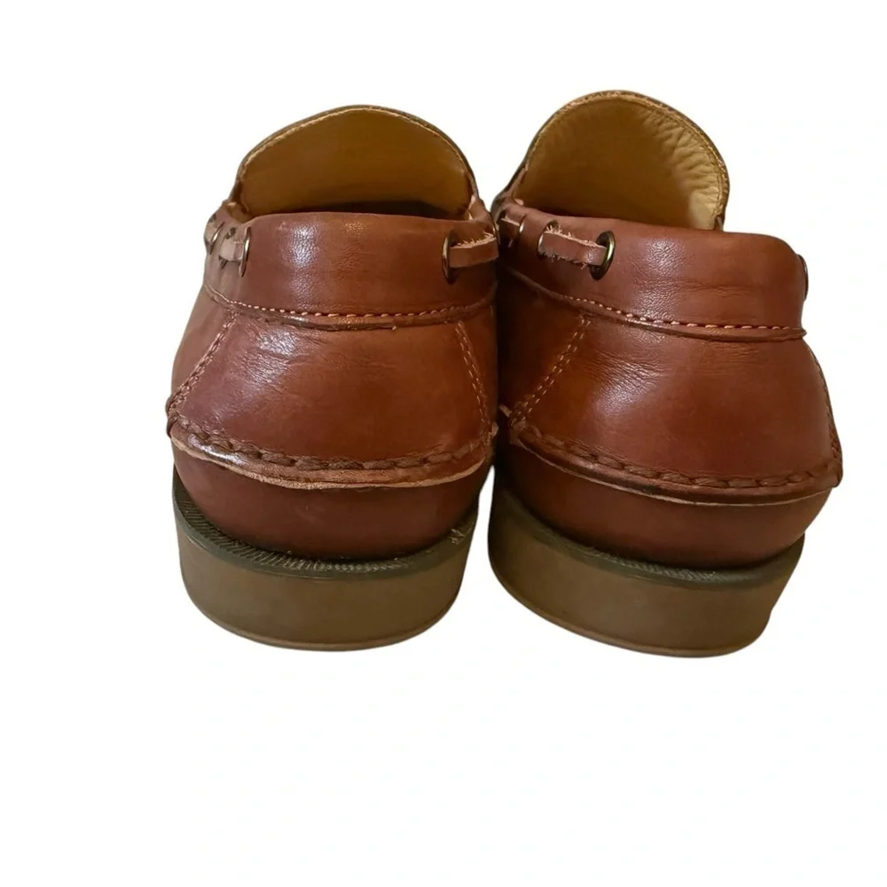 Tommy Bahama size 10 seaport leather boat shoes in great condition